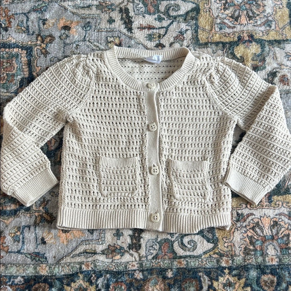 Baby GAP Cream Knit Baby Cardigan in oatmeal w teddy bear buttons size 6-12 mo